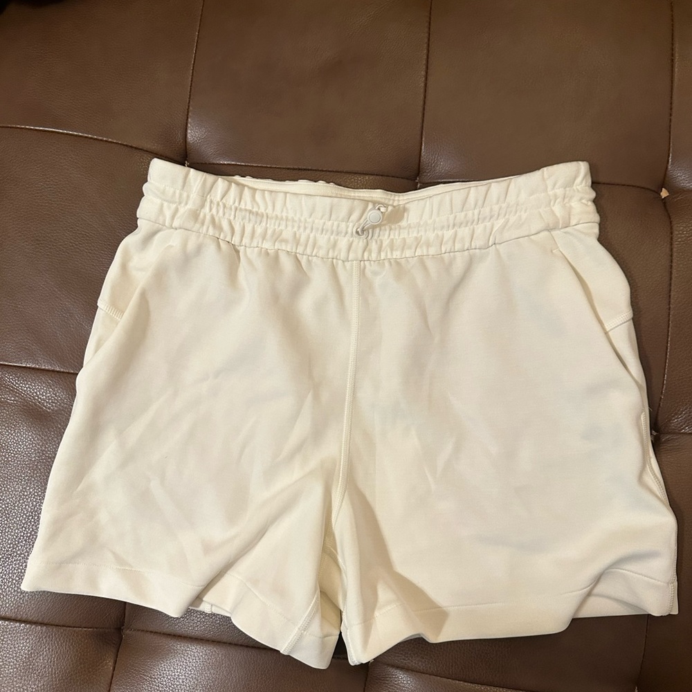 pale yellow lulu lounge short